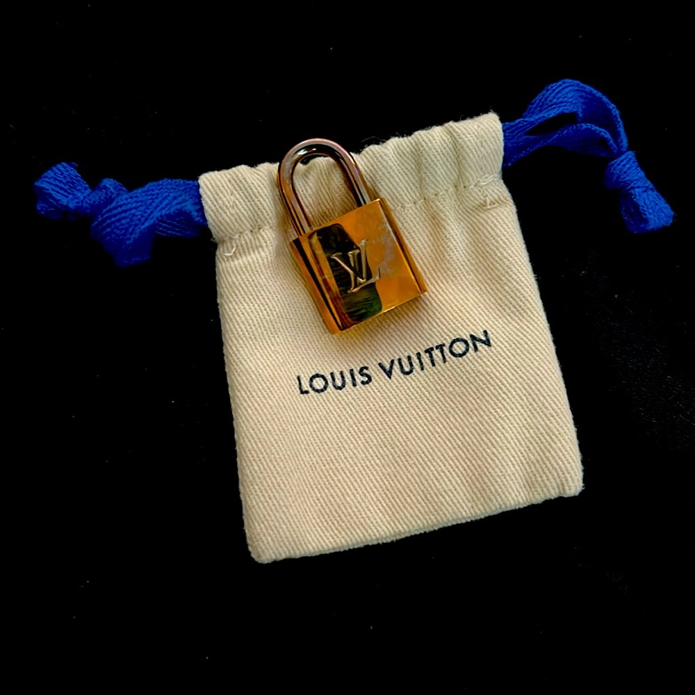 Louis Vuitton lock #444 (Rare)